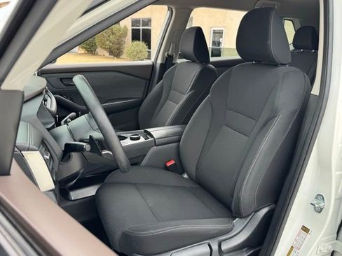 Used 2023 Nissan Rogue S image 27