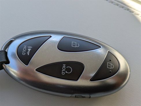 New 2026 Hyundai Santa Fe SE image 30