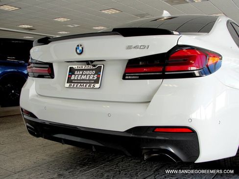 Used 2022 BMW 540i w/ M Sport Package image 11