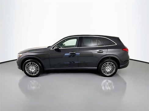 Used 2026 Mercedes-Benz GLC 300 4MATIC image 2
