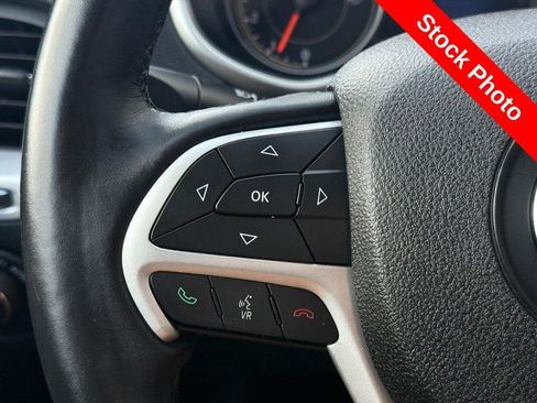 Used 2017 Jeep Cherokee Trailhawk AWD/4WD image 20