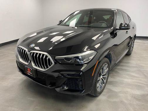 Used 2022 BMW X6 xDrive40i w/ M Sport Package AWD/4WD image 2