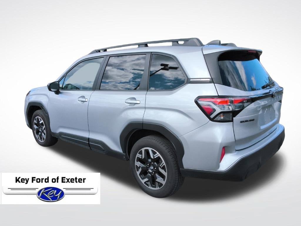 Used 2025 Subaru Forester Premium AWD/4WD image 9