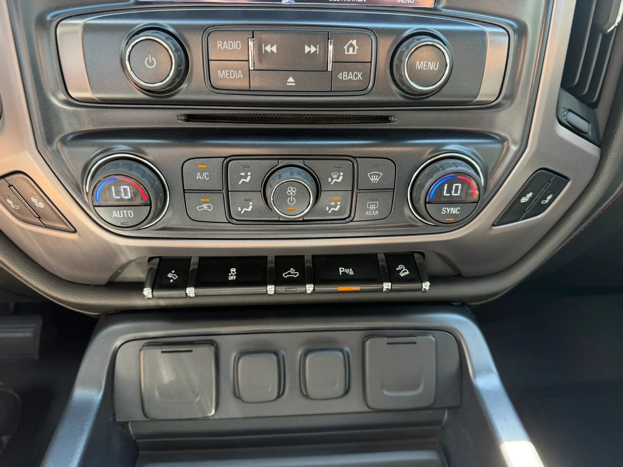 Used 2017 GMC Sierra 1500 SLT AWD/4WD image 25