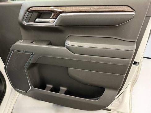 Used 2024 GMC Sierra 1500 Elevation image 33