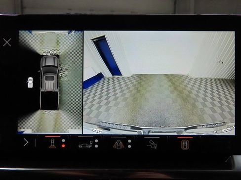 Used 2025 GMC Sierra 1500 Elevation w/ Elevation Premium Package image 17