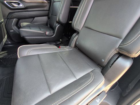 Used 2023 Chevrolet Suburban Premier AWD/4WD image 28