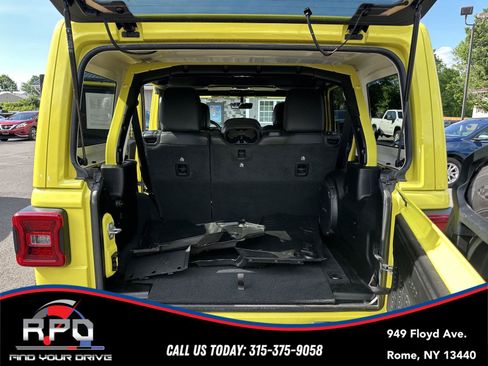 Used 2023 Jeep Wrangler Unlimited Sahara w/ LED Lighting Group AWD/4WD image 30