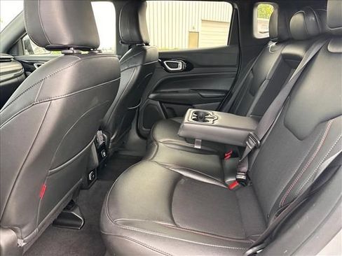 Used 2025 Jeep Compass Trailhawk AWD/4WD image 16