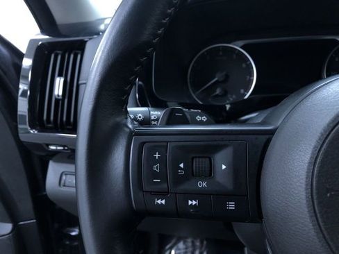 Used 2025 Nissan Pathfinder SV image 26