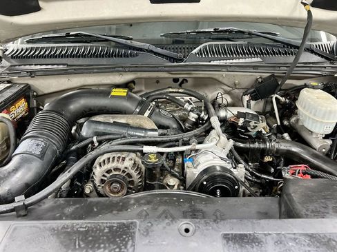 Used 2004 Chevrolet Silverado 2500 LT w/ Heavy-Duty Power Package AWD/4WD image 21