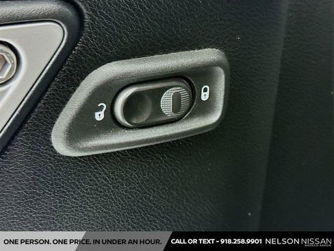 Used 2012 Jeep Wrangler Unlimited Rubicon w/ Dual Top Group AWD/4WD image 17