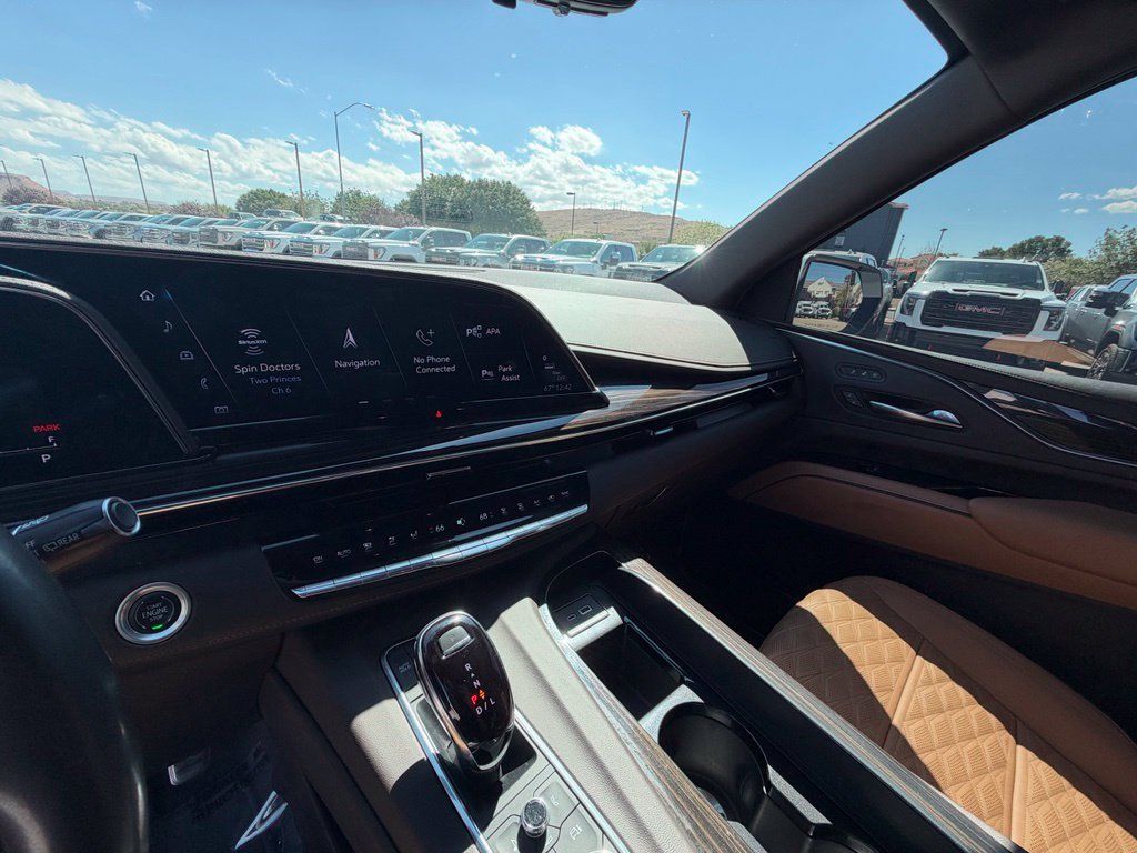 Used 2022 Cadillac Escalade ESV Sport w/ Touring Package AWD/4WD image 12