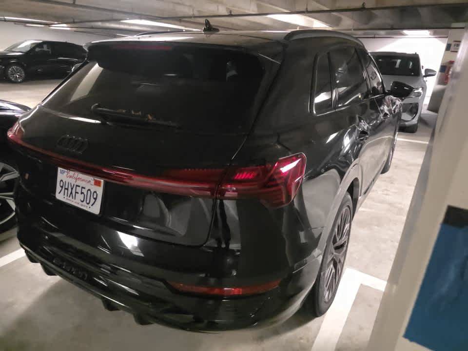 Used 2024 Audi Q8 e-tron Prestige w/ Prestige Package AWD/4WD image 5
