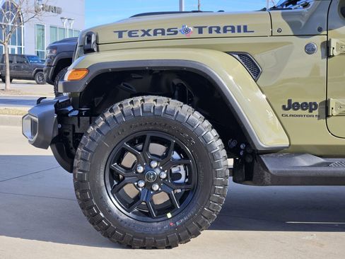 New 2026 Jeep Gladiator Sport AWD/4WD image 11