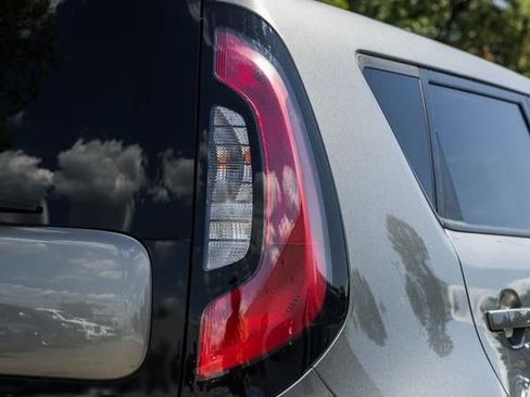 Used 2015 Kia Soul image 8