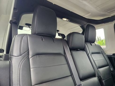 Used 2020 Jeep Wrangler Unlimited Sahara w/ Uconnect 4C Nav & Sound Group AWD/4WD image 13