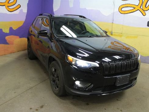 Used 2021 Jeep Cherokee Latitude Lux w/ Sun & Sound Group AWD/4WD image 2