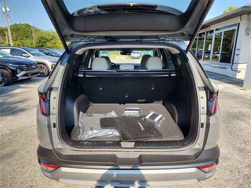 New 2025 Hyundai Tucson Limited image 8