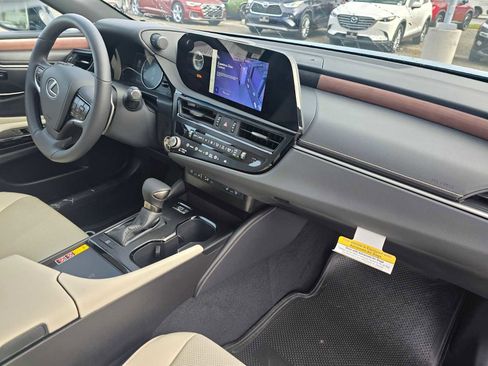 New 2025 Lexus ES 350 w/ Premium Package image 12