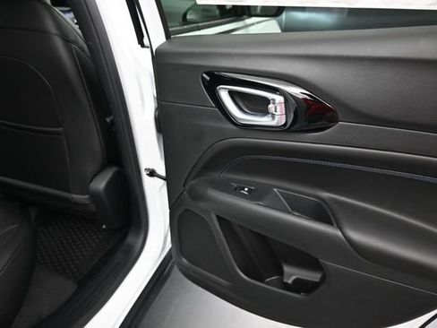 New 2026 Jeep Compass Latitude AWD/4WD image 18