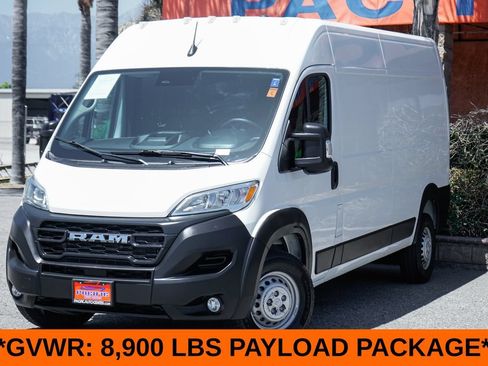 Used 2025 RAM ProMaster 2500 w/ Convenience Group FWD image 4