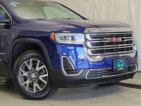 Used 2023 GMC Acadia SLE w/ Driver Convenience Package image 2