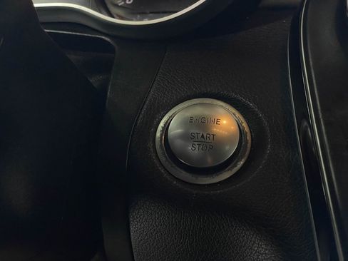 Used 2019 Mercedes-Benz GLC 300 4MATIC w/ AMG Line image 18