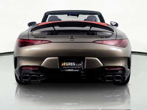 Used 2022 Mercedes-Benz SL 63 AMG 4MATIC w/ AMG Aerodynamic Package image 10