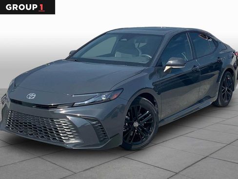 Used 2025 Toyota Camry SE w/ Multimedia Upgrade Package FWD image 1