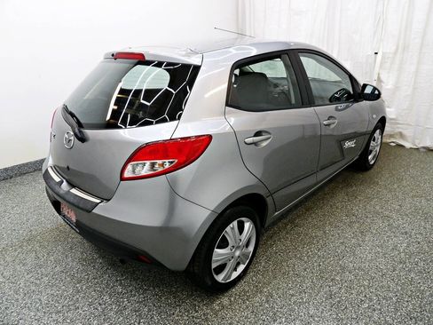 Used 2013 MAZDA MAZDA2 Sport FWD image 6