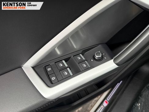 Used 2025 Audi Q3 2.0T Premium image 25