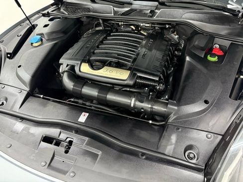 Used 2018 Porsche Cayenne Platinum Edition image 48