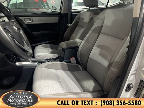 Used 2017 Toyota Corolla LE w/ LE Premium Package w/Moonroof FWD image 8