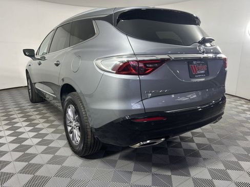 Used 2024 Buick Enclave Essence image 7