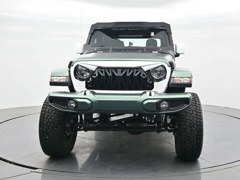 Used 2023 Jeep Gladiator Sport AWD/4WD image 2