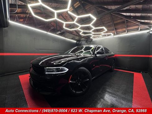Used 2020 Dodge Charger GT RWD image 2