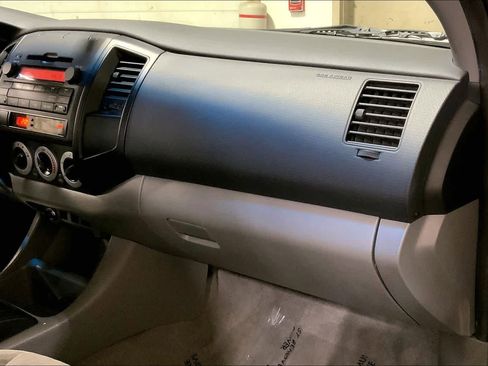 Used 2011 Toyota Tacoma 4x4 Double Cab image 18