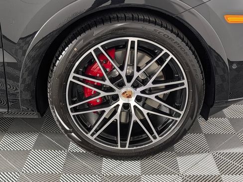 New 2026 Porsche Cayenne GTS AWD/4WD image 14