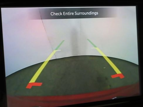 Used 2025 Chrysler Pacifica Limited FWD image 27