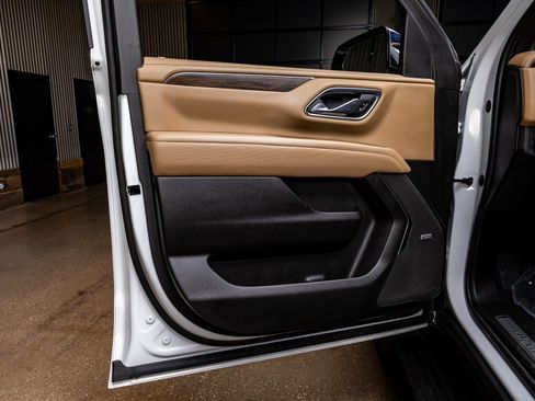 Used 2023 Chevrolet Suburban Premier w/ Premium Package image 39