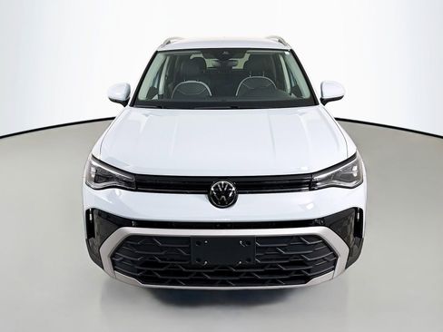 Used 2025 Volkswagen Taos SE AWD/4WD image 6
