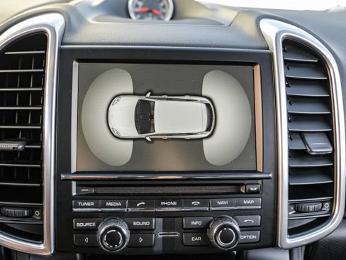 Used 2014 Porsche Cayenne image 19