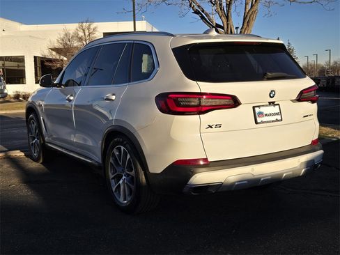 Used 2023 BMW X5 xDrive45e image 3