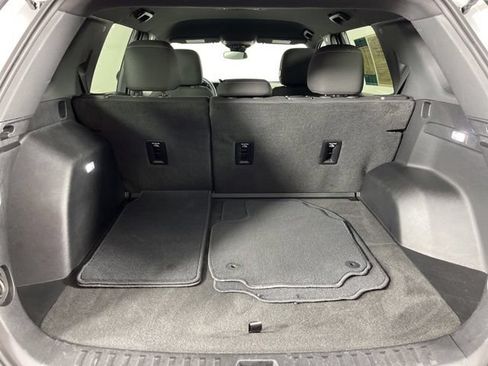 Used 2025 Chevrolet Equinox LT FWD image 44