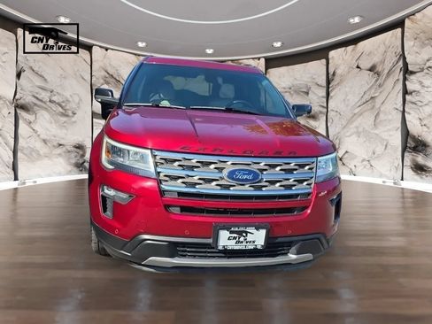 Used 2018 Ford Explorer XLT w/ Equipment Group 202A AWD/4WD image 2