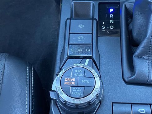 Certified 2025 Toyota 4Runner TRD Off-Road Premium image 32