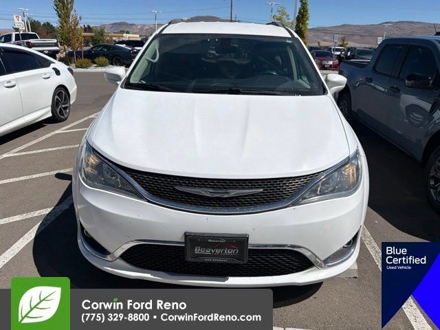 Used 2017 Chrysler Pacifica Touring-L FWD image 2