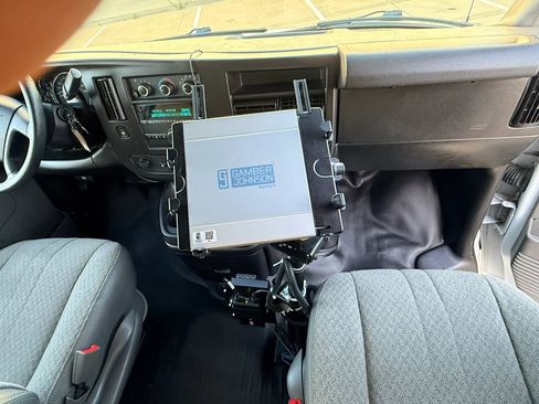 Used 2021 Chevrolet Express 2500 RWD image 22