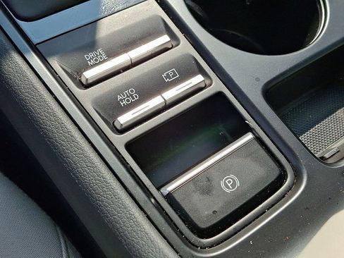 Used 2025 Hyundai Sonata SE FWD image 23